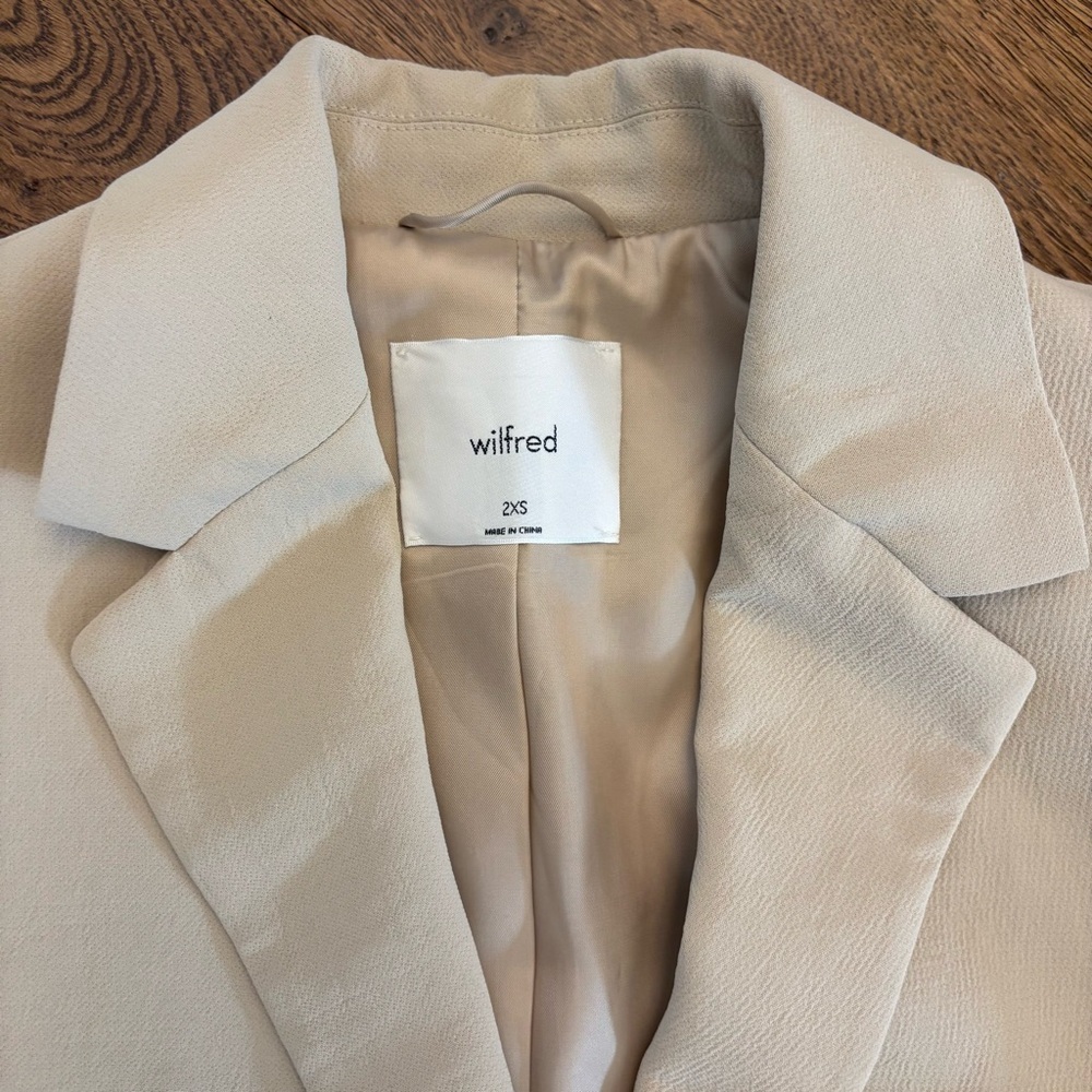 Aritiza | Wilfred Content Blazer - Picture 10 of 13